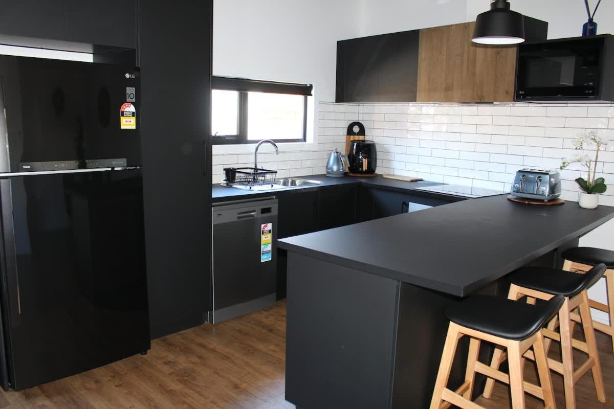 Cbd Elizabeth St Modern Townhouse - Secure Parking Villa Launceston Exterior photo